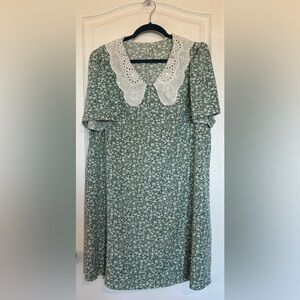 SHEIN Curve Green Floral Dress with White Lace Collar
